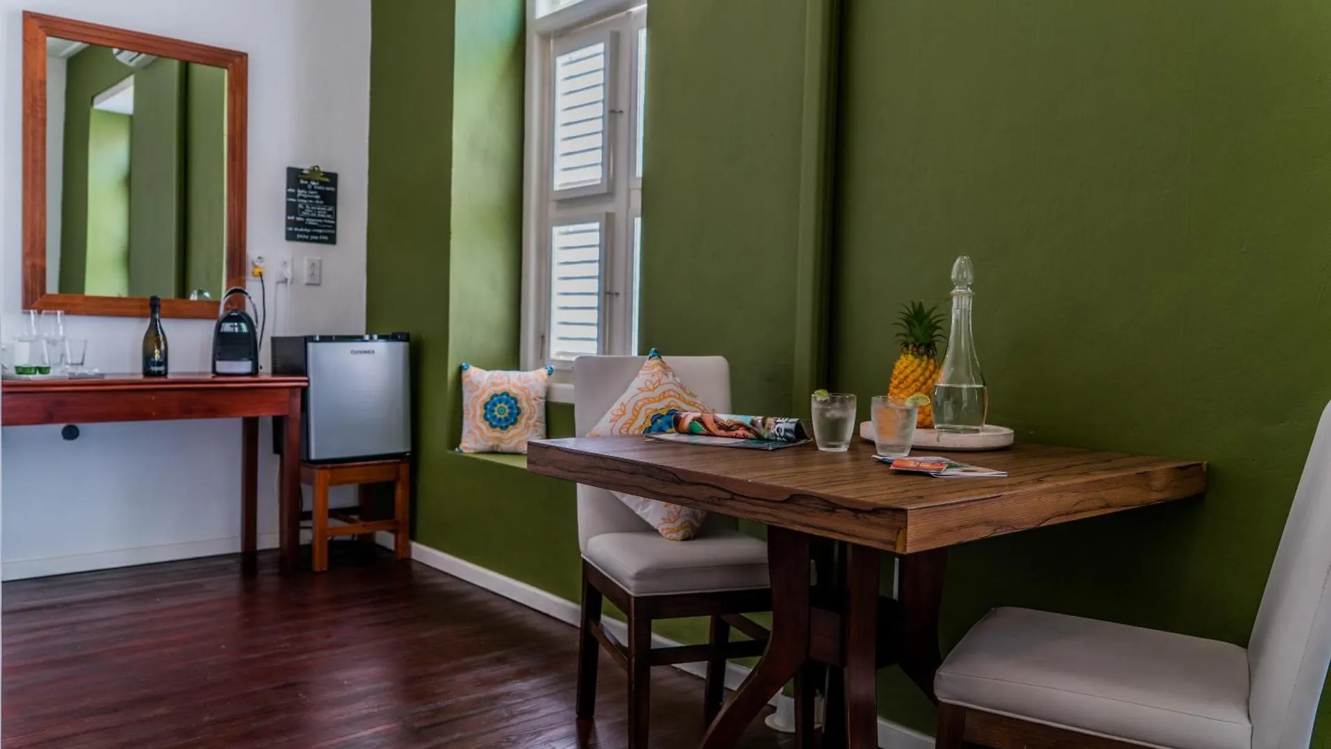Bario Hotel Willemstad Apartment