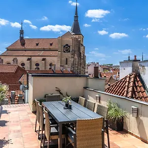 https://charles-apartments-in-old-town.praguehotelsweb.com